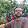 Esteban Solórzano, profesor del taller
