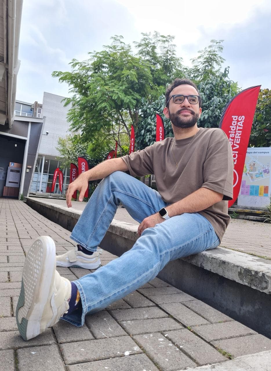 Esteban Solórzano en la universidad